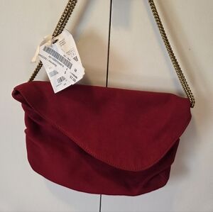 Chic Red Shoulder Bag with Gold Chain
